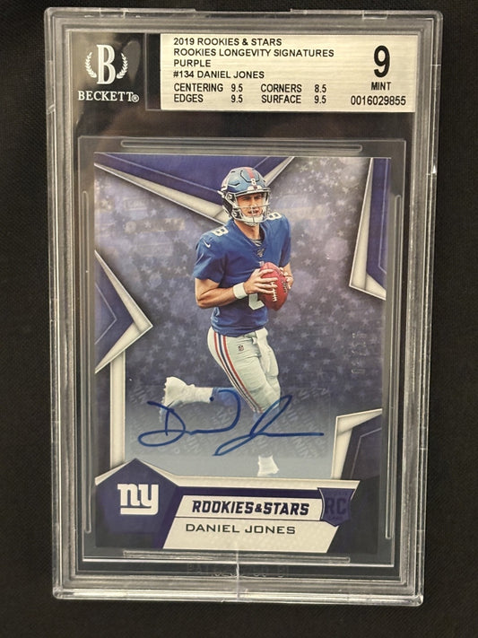 2019 R&S #134 Daniel Jones Auto RC Longevity Purple /25 BGS 9 *Cracked Slab* 855